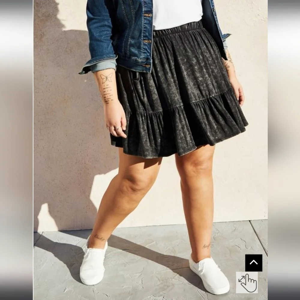 Plus Size 0 Torrid Black mini skirt super soft short women's large 12